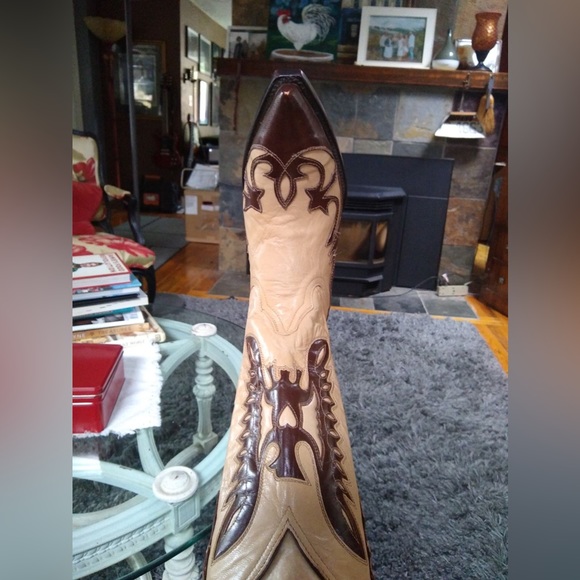 Brand New Ferrini Women’s Cowboy boots size 8 Tan Cream Brown Design - Picture 2 of 5